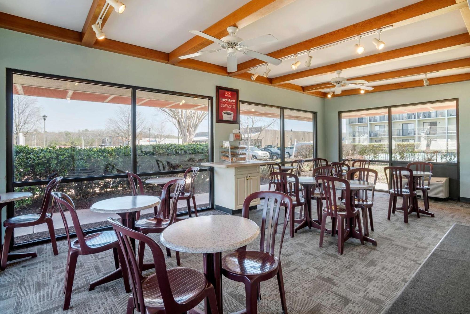 Econo Lodge Inn & Suites Rehoboth Beach Exteriör bild
